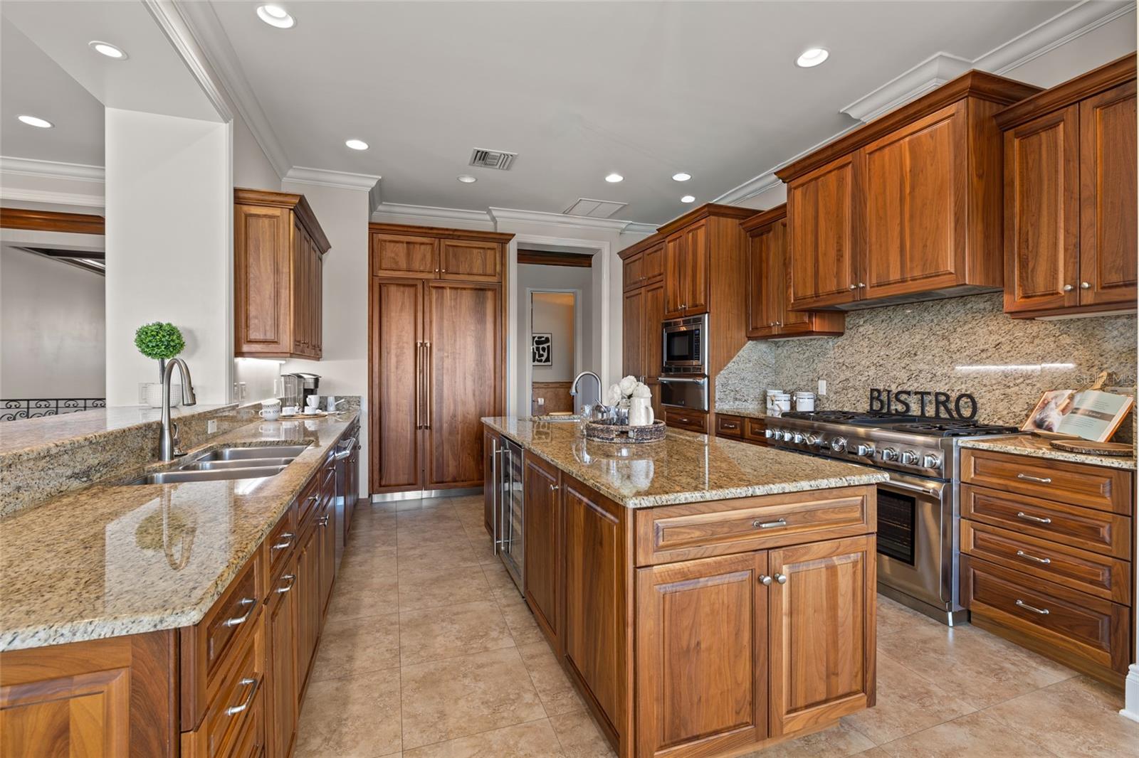 VENETIAN ISLES - Residential