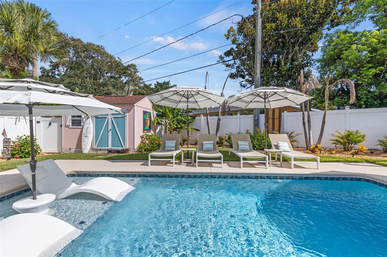 SEABREEZE SHORES IN KINGSTON PARK - Residential