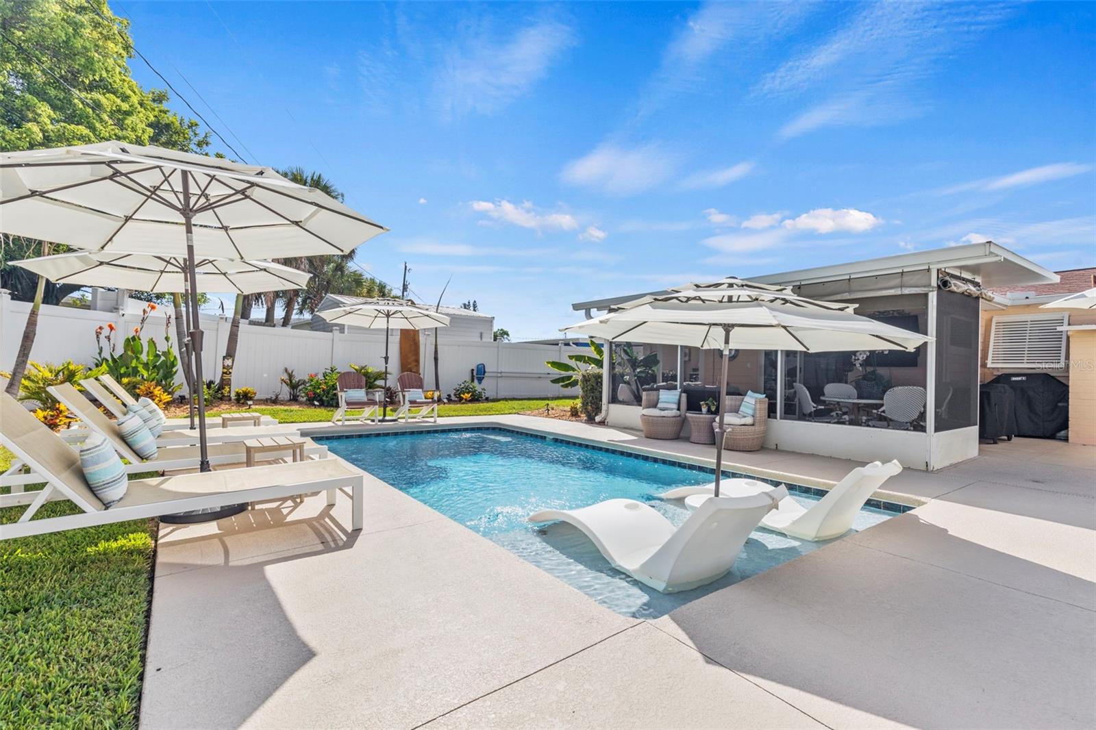 SEABREEZE SHORES IN KINGSTON PARK - Residential