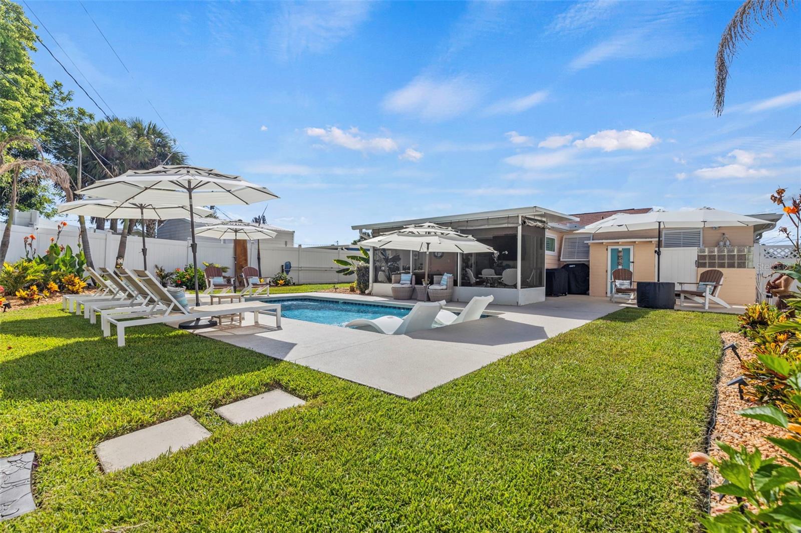 SEABREEZE SHORES IN KINGSTON PARK - Residential