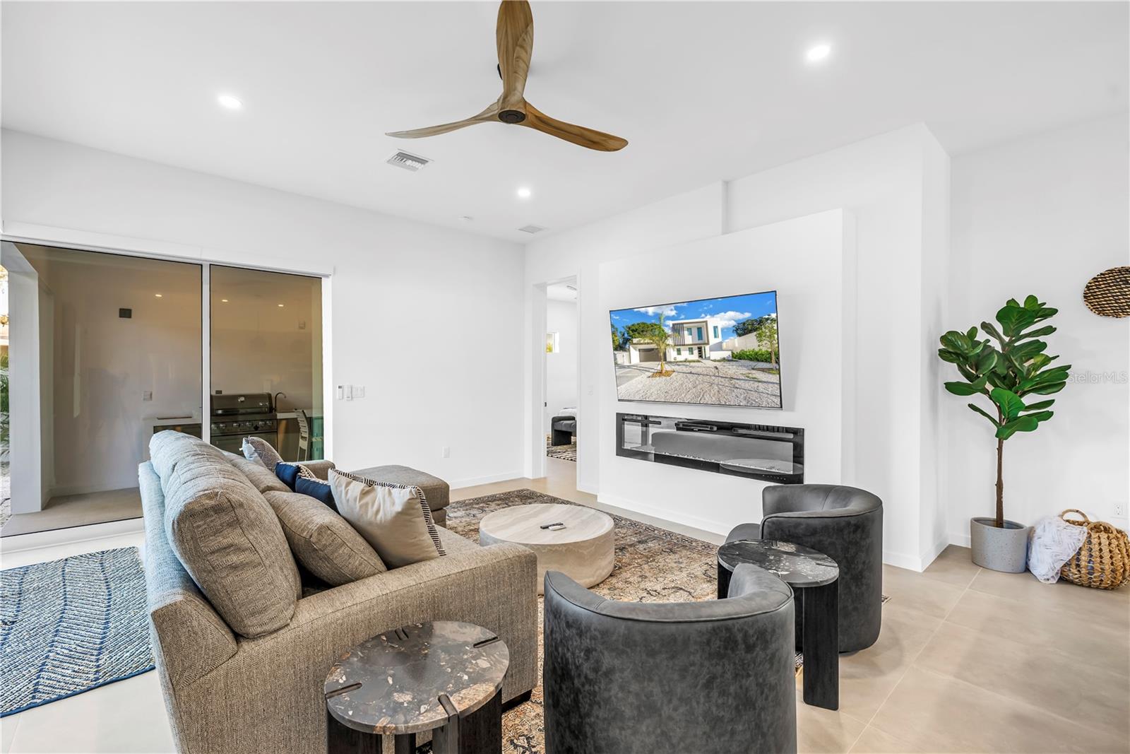 LOMA LINDA PARK - Residential
