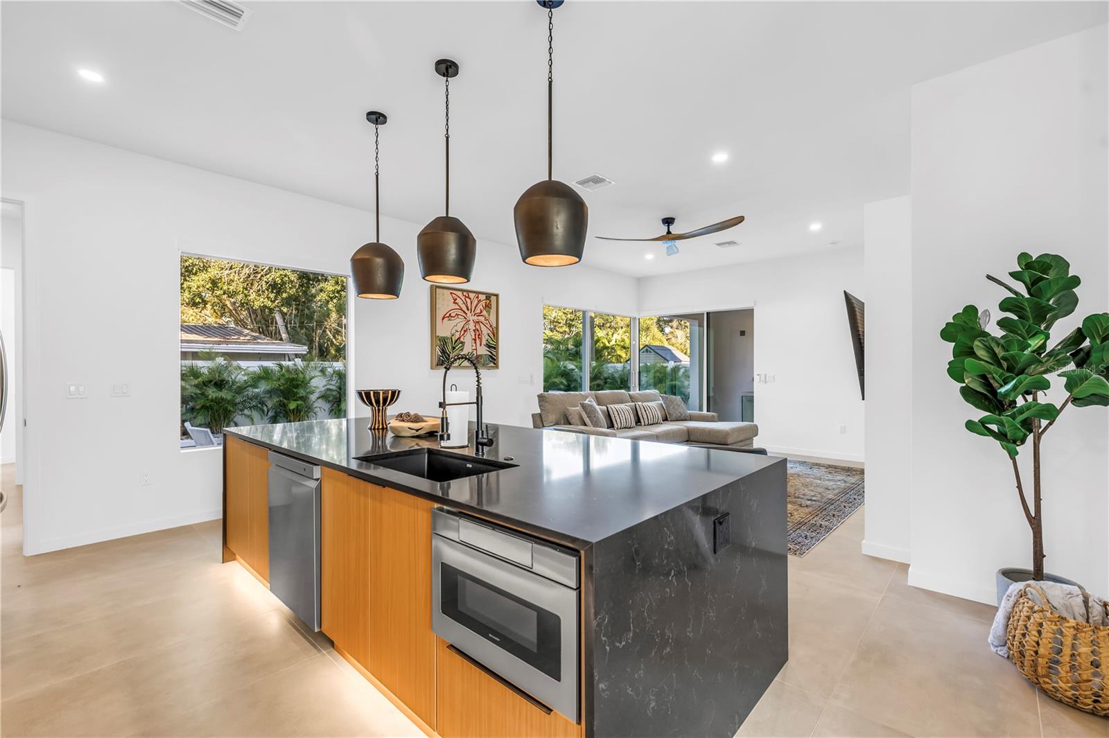 LOMA LINDA PARK - Residential