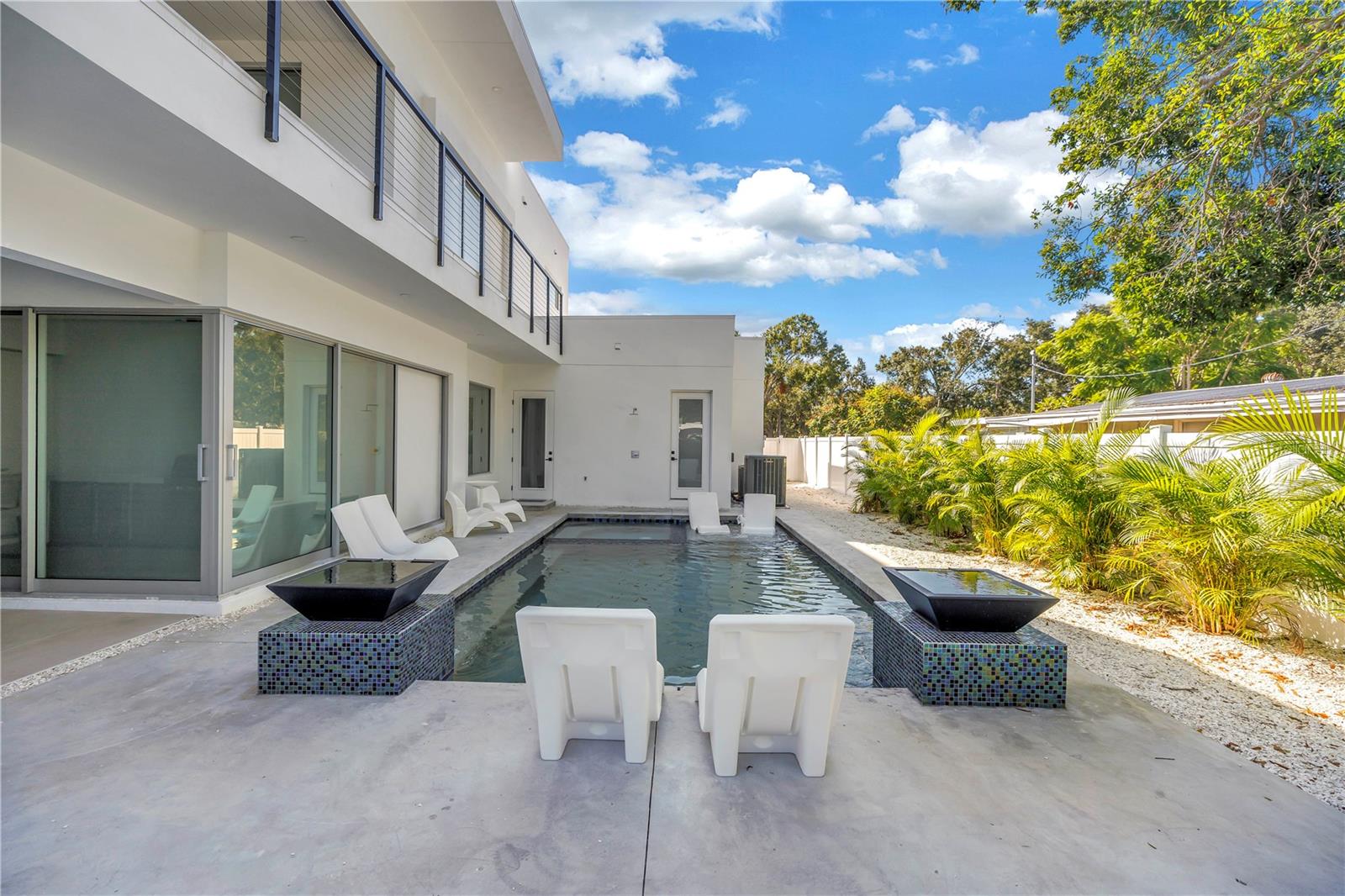 LOMA LINDA PARK - Residential