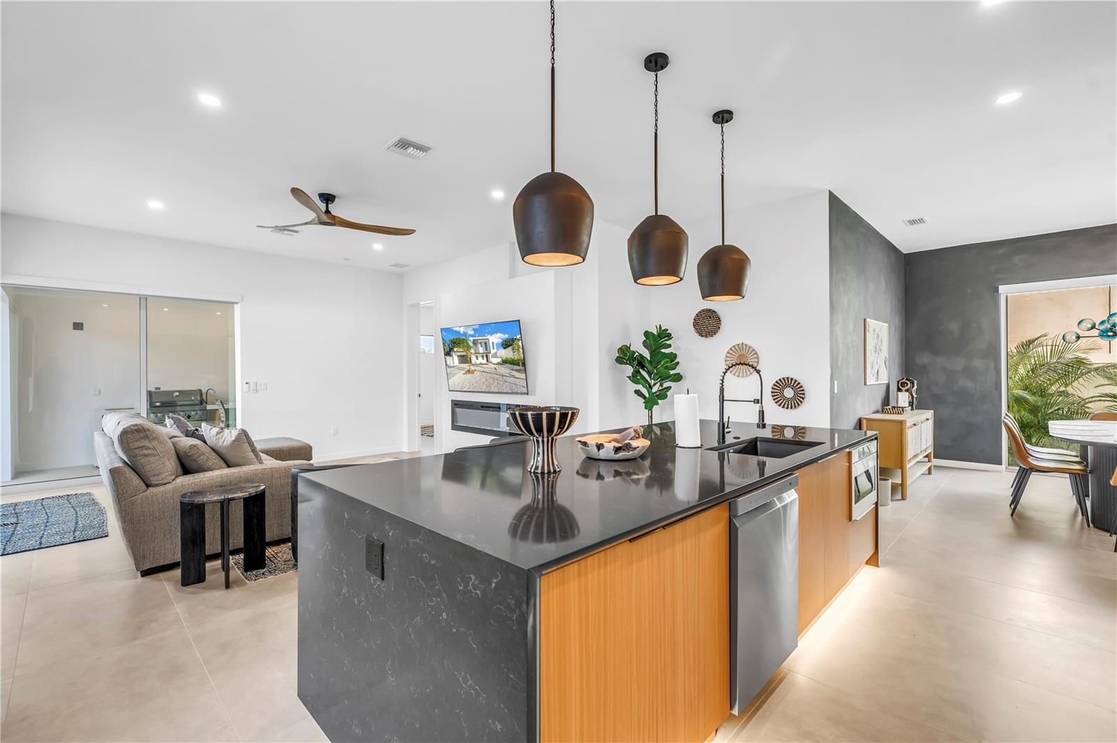 LOMA LINDA PARK - Residential