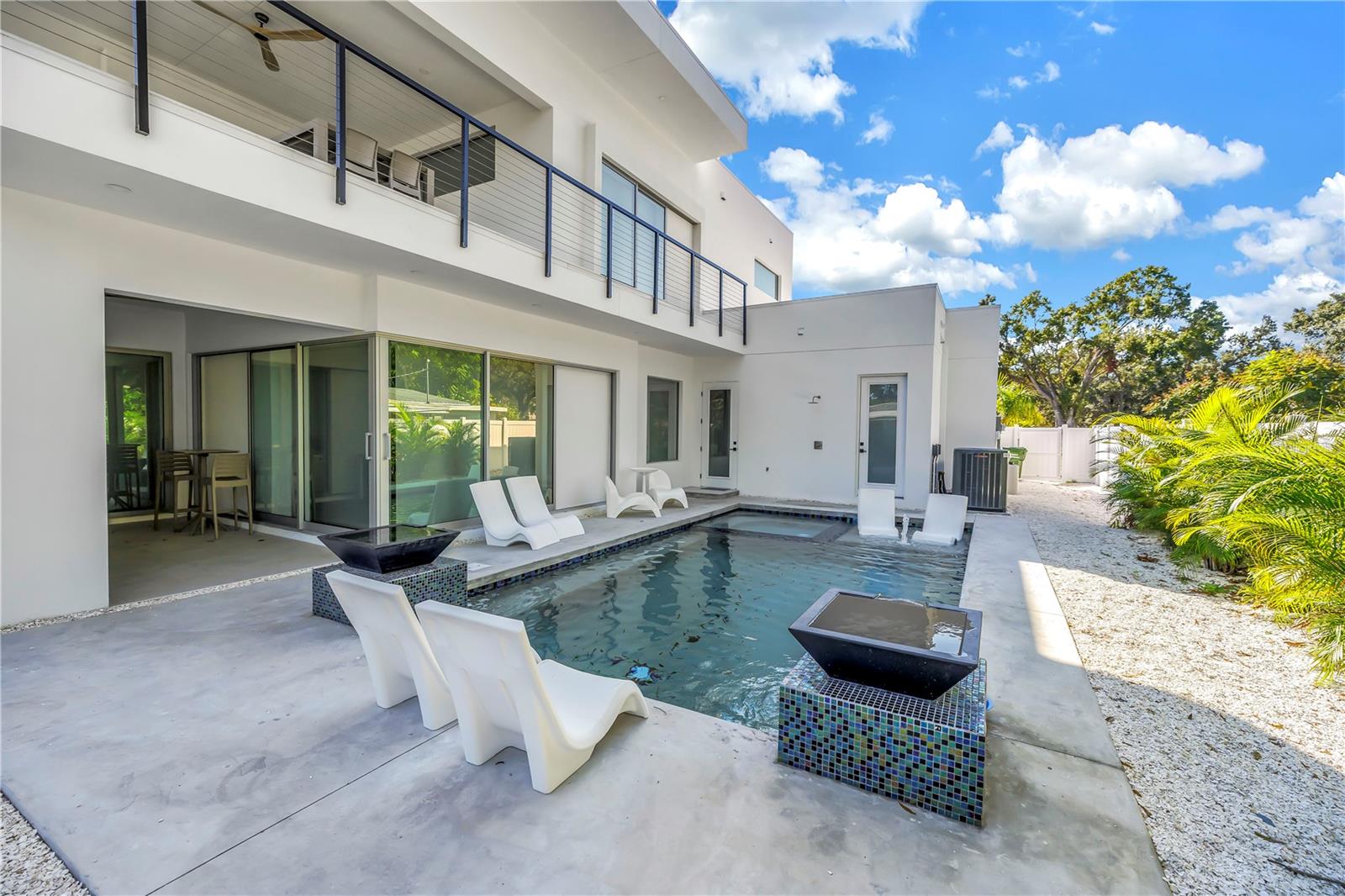 LOMA LINDA PARK - Residential