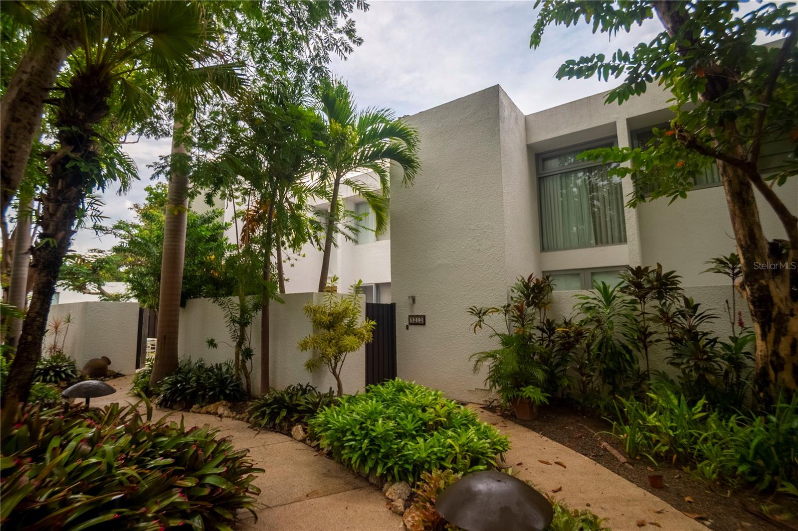 Home sites with privacy in a peaceful and tranquil setting. Villa Dorada is the best overall value in Dorado Beach. Close to Ritz Carlton Reserve with a very private entrance, totally away from the traffic. Surrounded by the Beautiful East Golf Course, next to  East Beach, Villa Dorado is perfectly located . You will have one of the most unique and unobstructed views of Hole #12 at the East Golf Course.
A marvelous 2 levels villa with 3 bedrooms and 3 bathrooms, approximately 2,200 square feet. Master bedroom with unique view to the golf course. Open terrace to enjoy with family and friends. The community has two tennis court and a pool. Walking distance to the beach and to Barlovento restaurant.  Be part of  all the stunning communities of Dorado Beach. 
This is a MUST SEE!