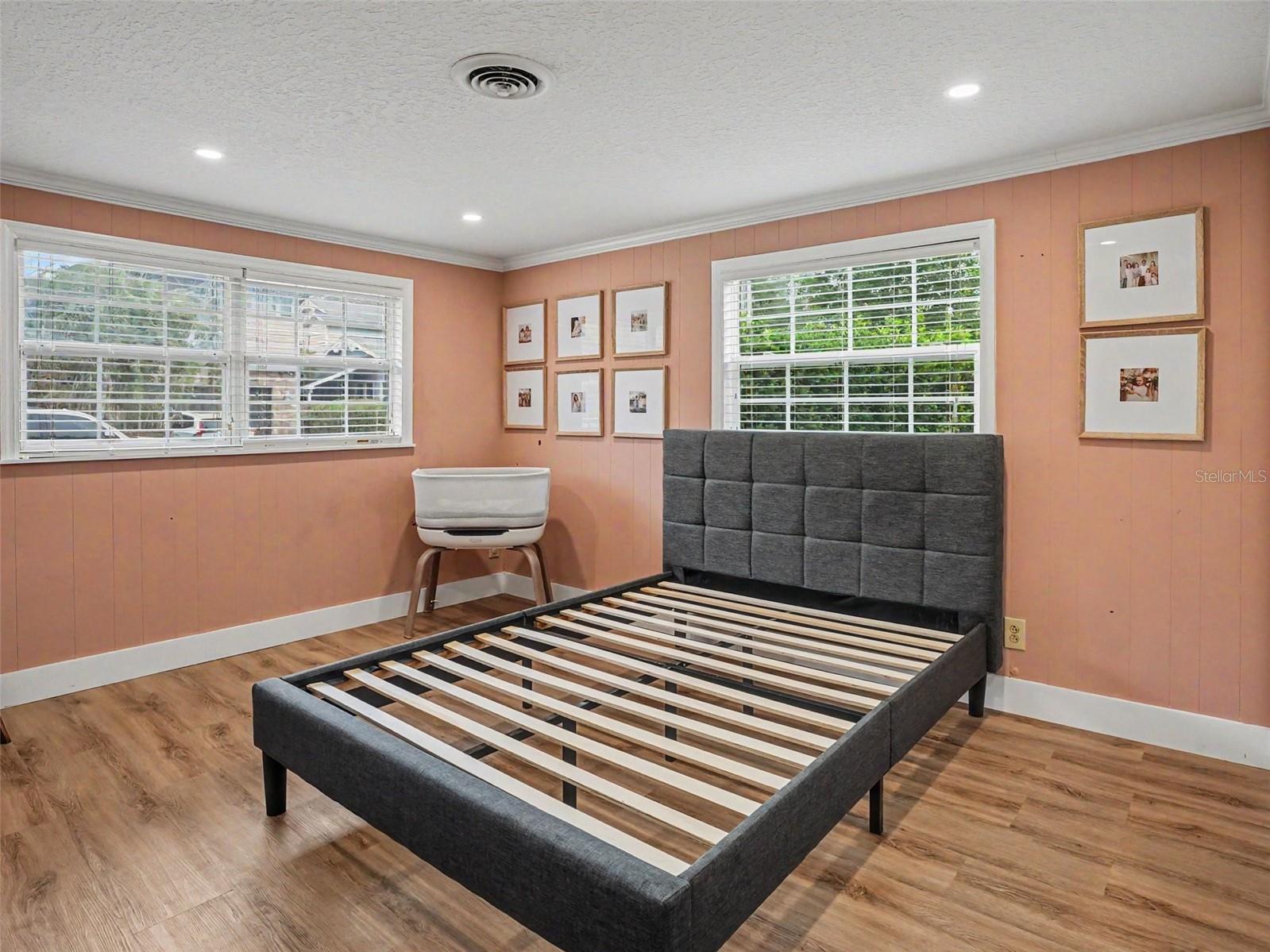 HOURGLASS LAKE PARK - Residential