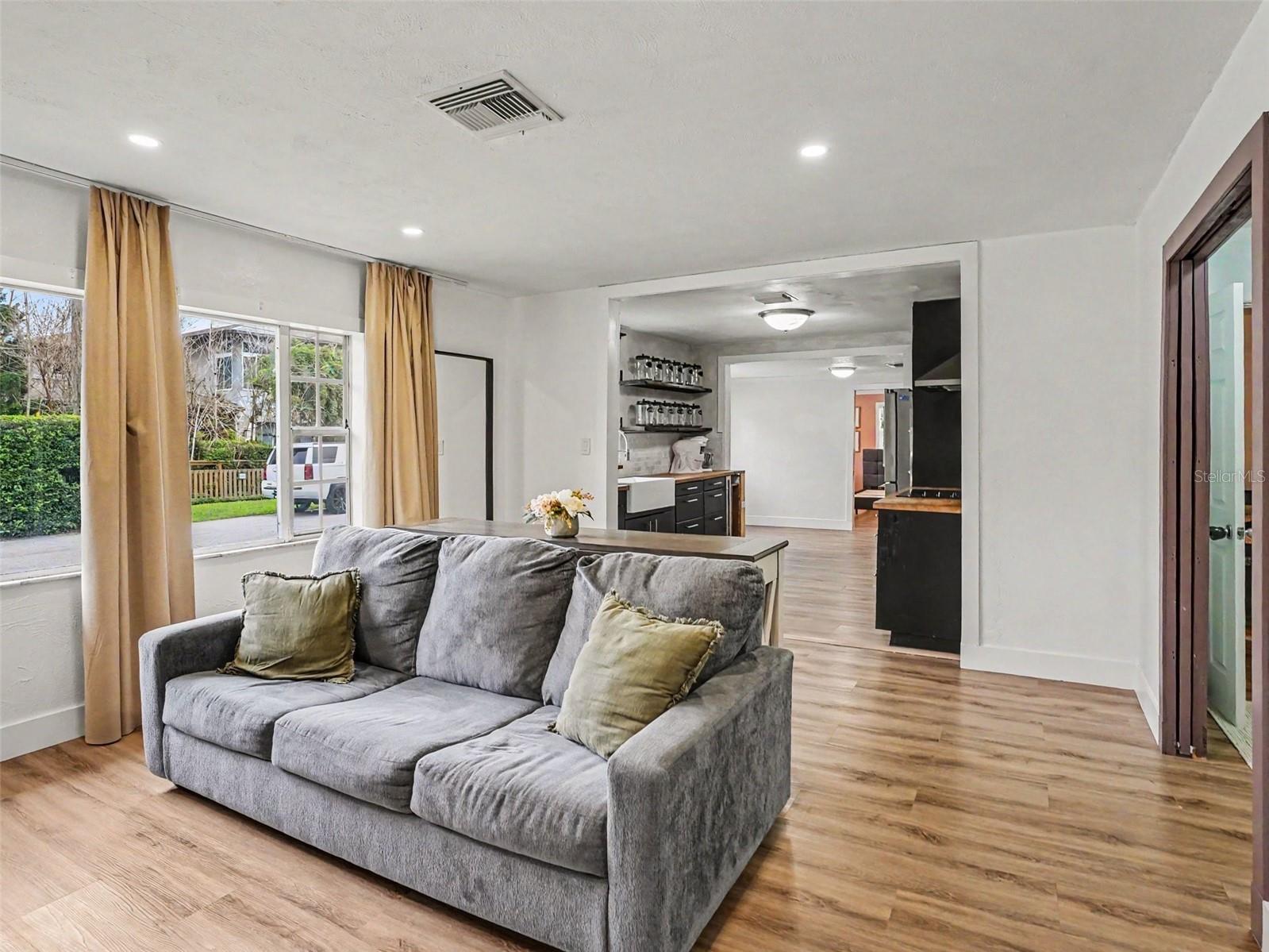 HOURGLASS LAKE PARK - Residential