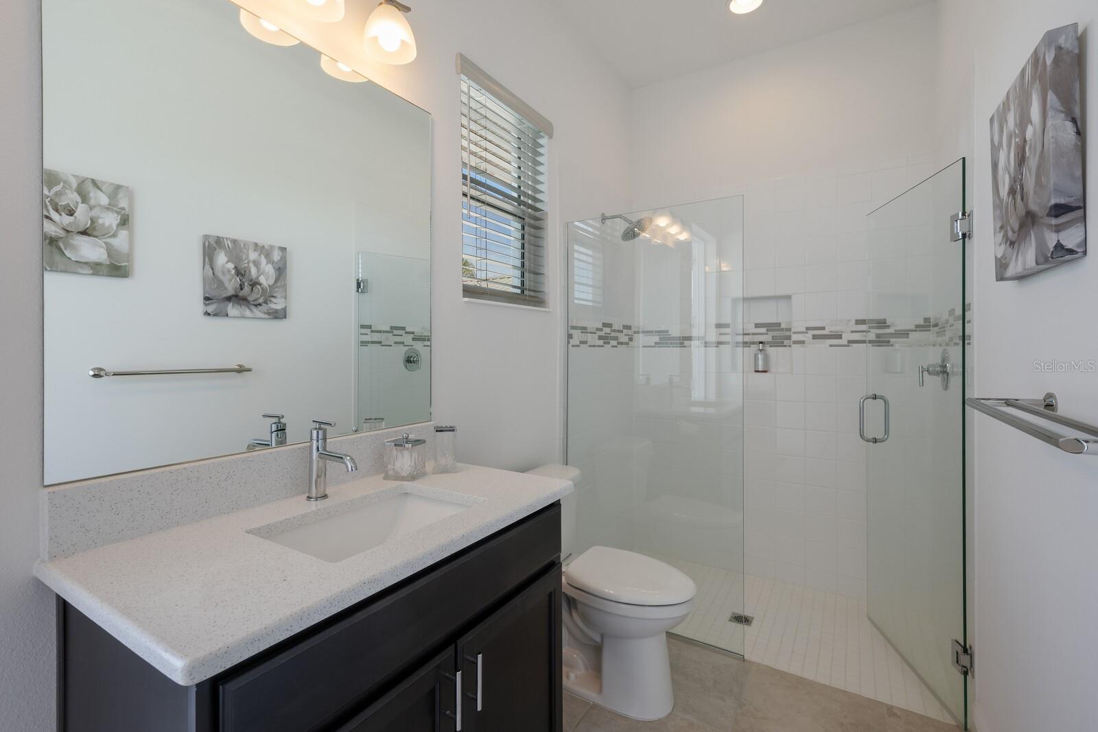 HAMPTON LAKES - Residential