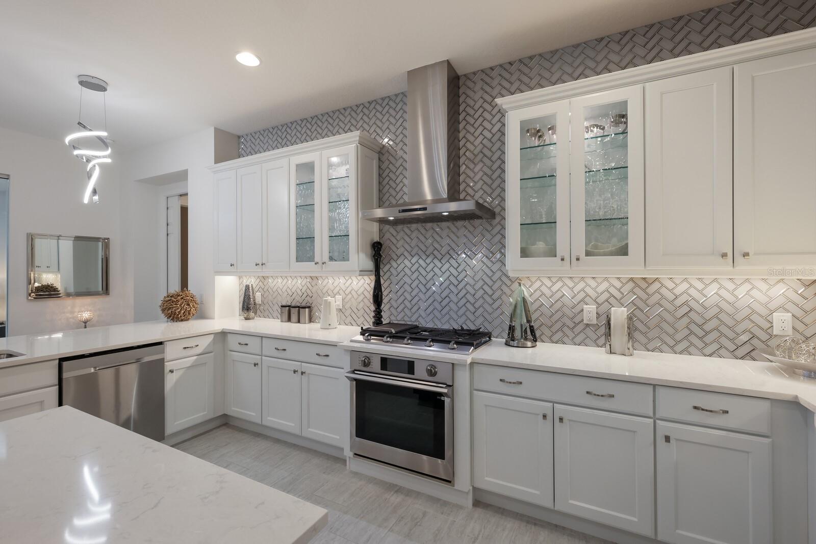 HAMPTON LAKES - Residential
