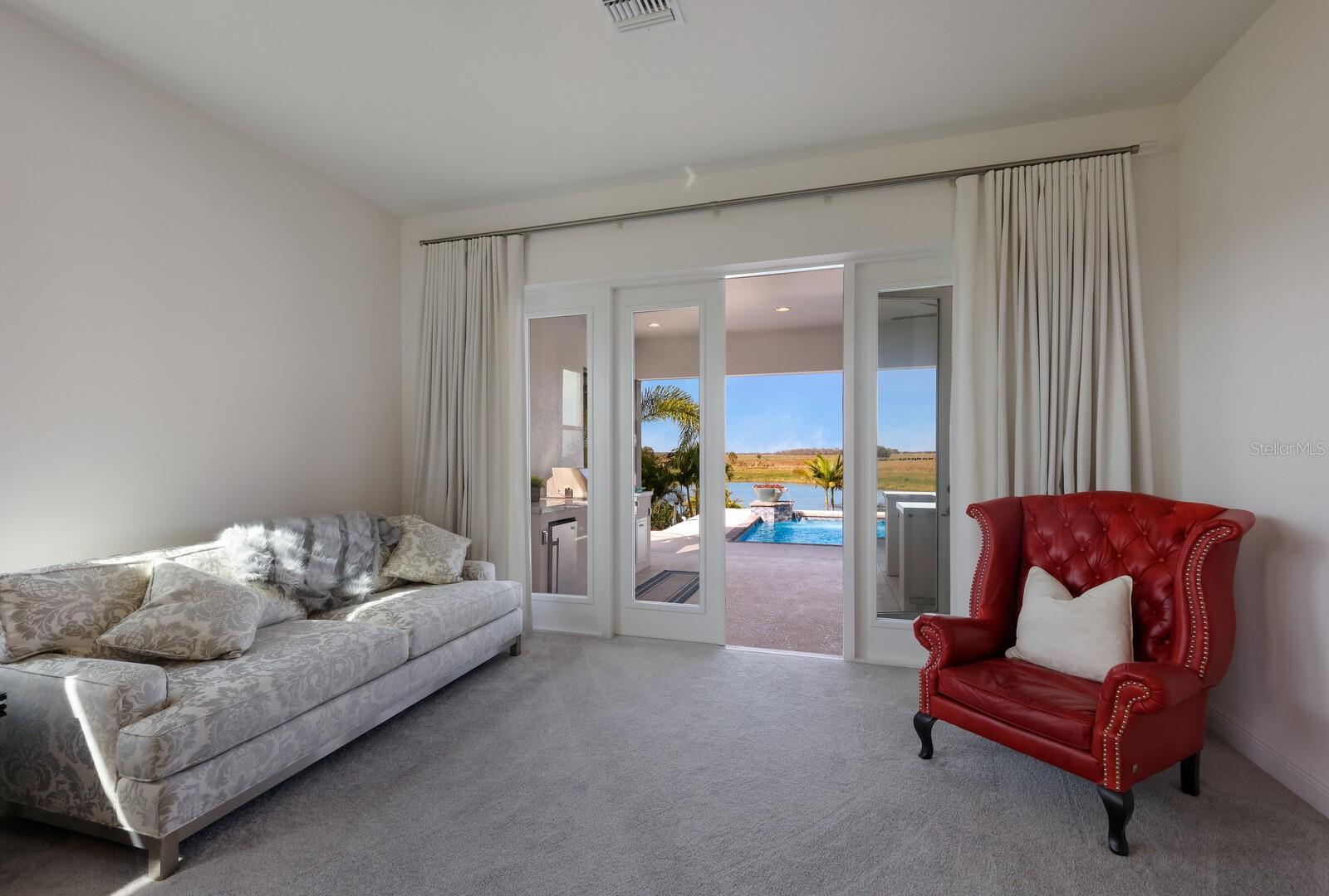 HAMPTON LAKES - Residential