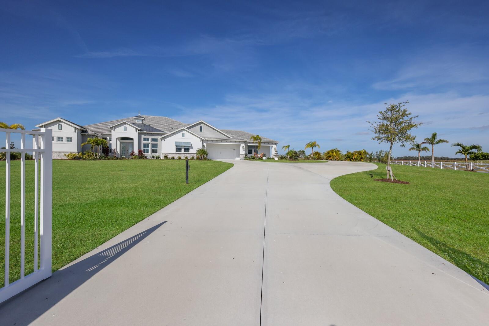 HAMPTON LAKES - Residential