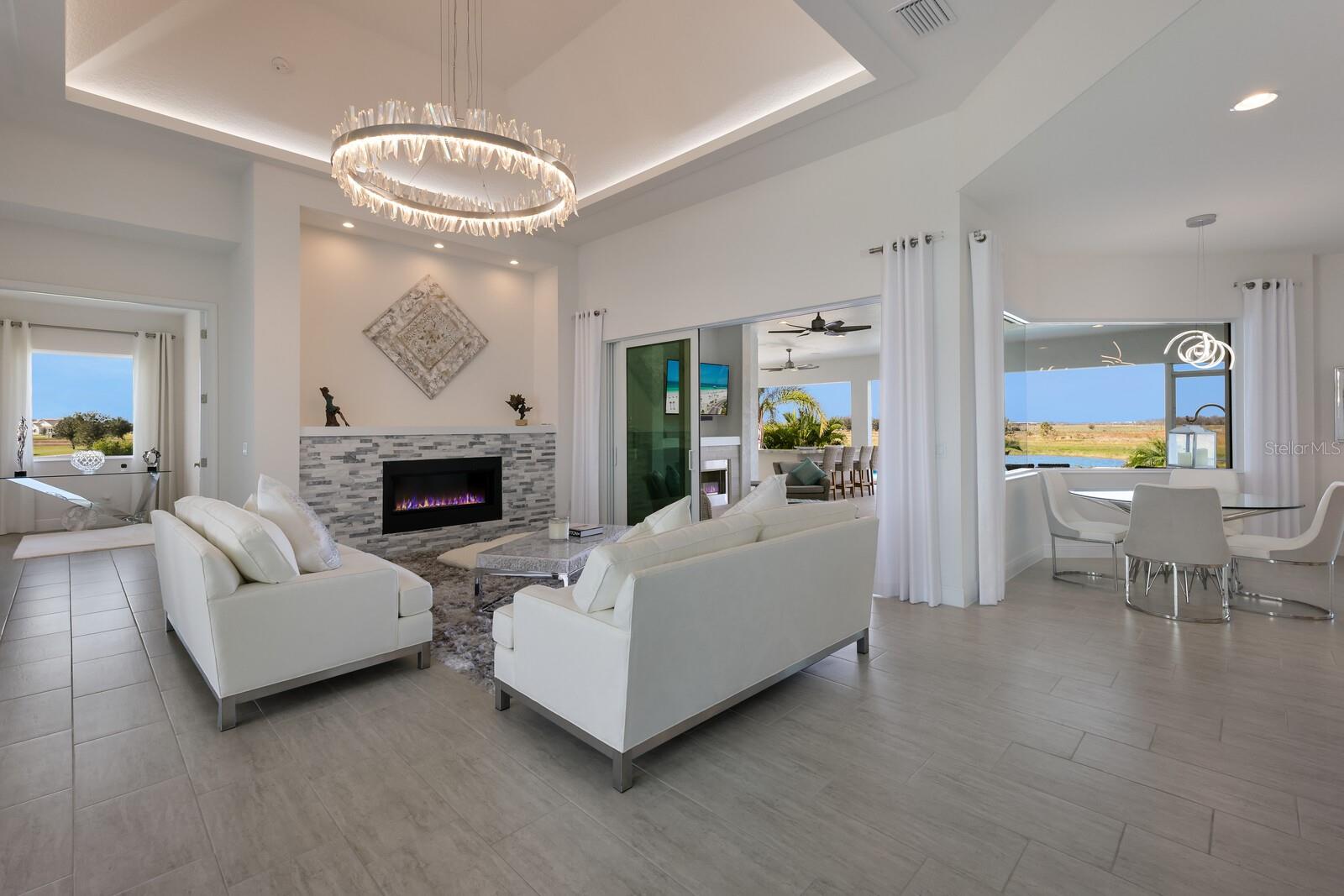 HAMPTON LAKES - Residential