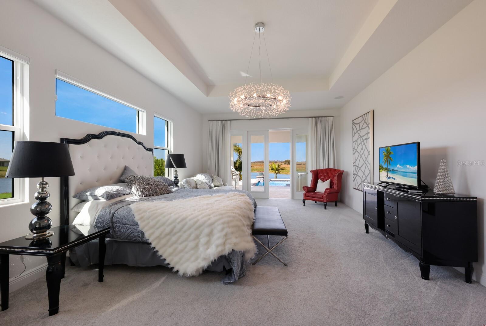 HAMPTON LAKES - Residential