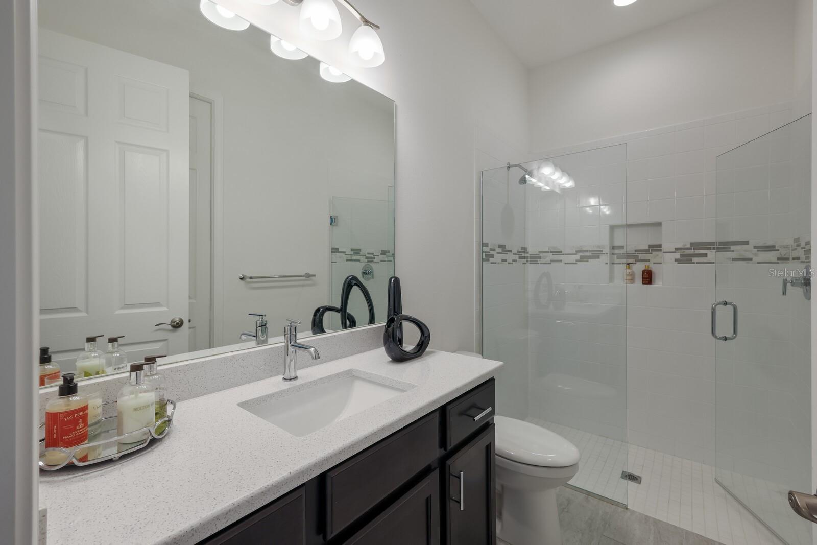 HAMPTON LAKES - Residential