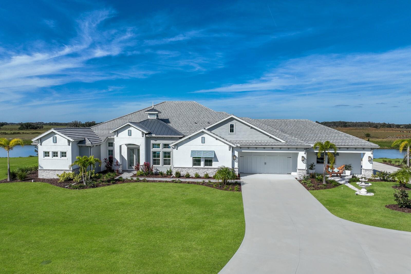 HAMPTON LAKES - Residential