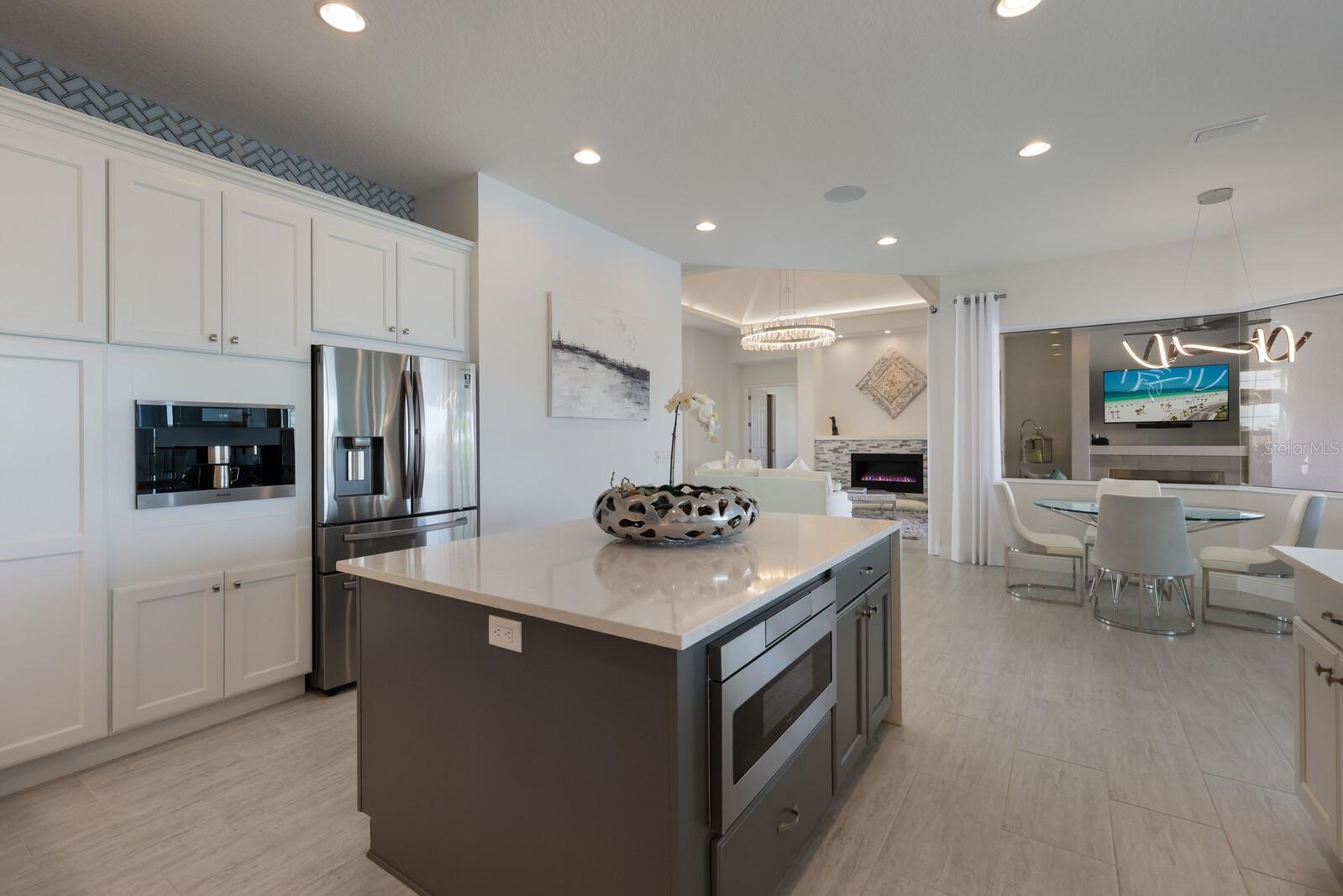 HAMPTON LAKES - Residential