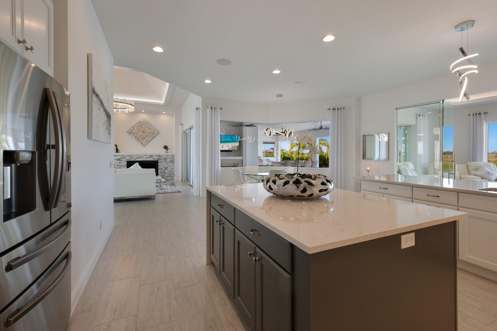 HAMPTON LAKES - Residential