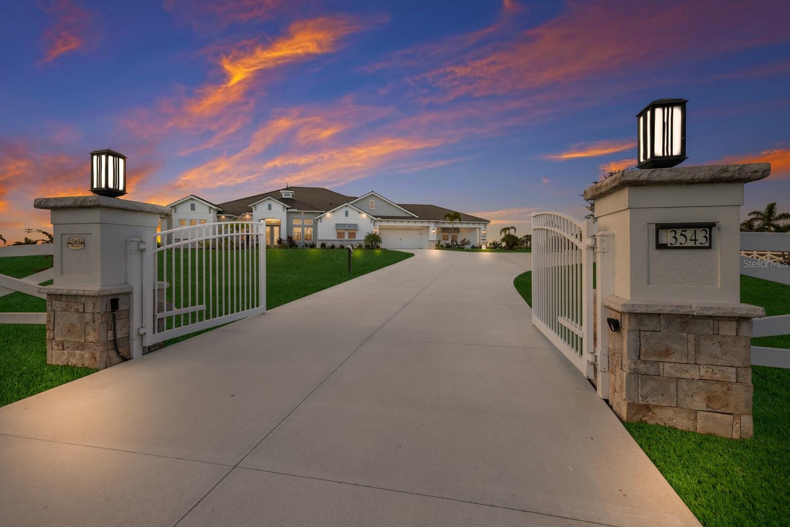HAMPTON LAKES - Residential