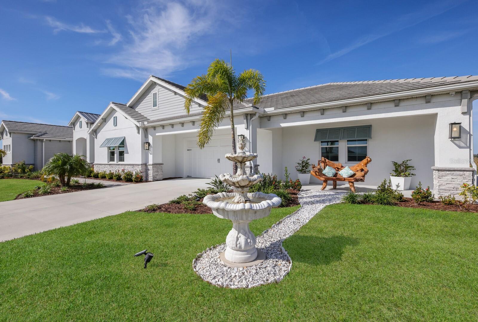 HAMPTON LAKES - Residential