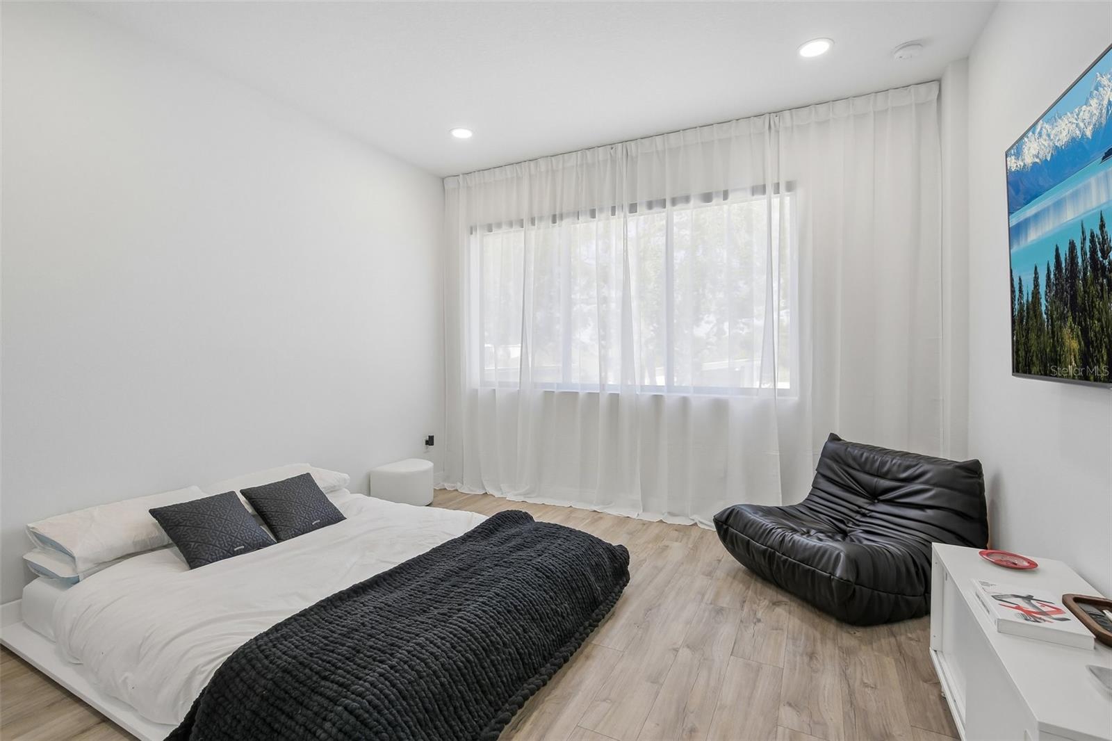 PINECREST VILLA ADD 1 - Residential
