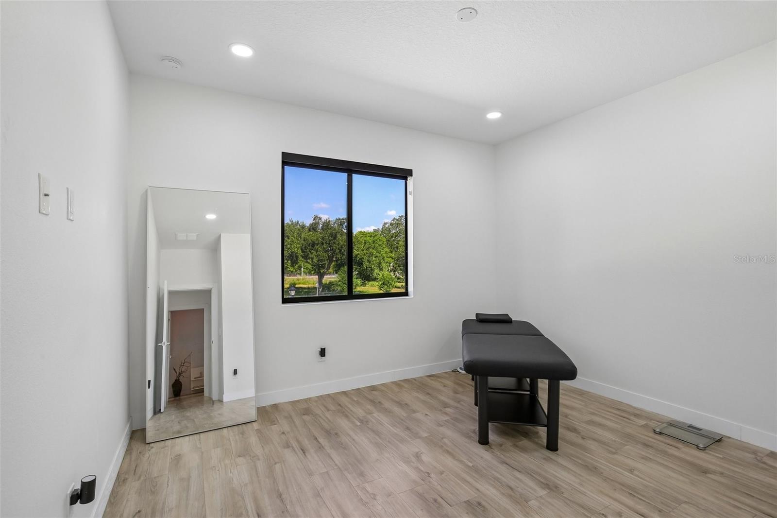 PINECREST VILLA ADD 1 - Residential