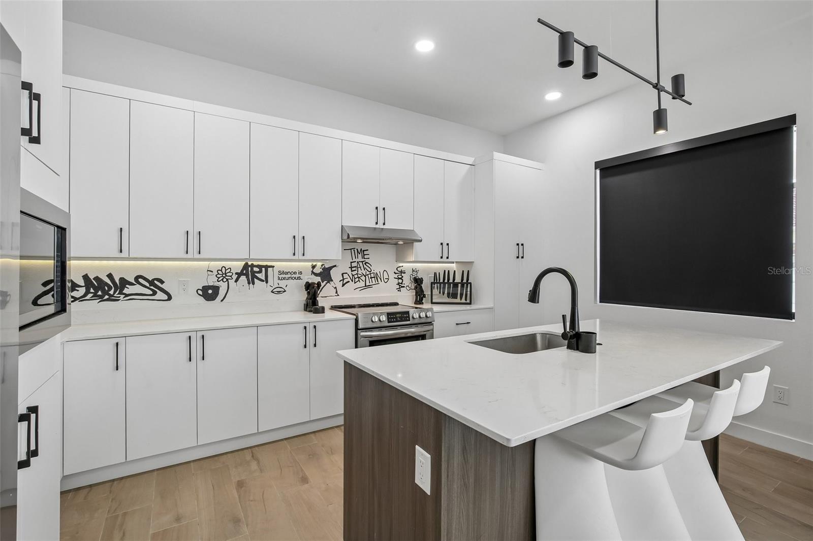 PINECREST VILLA ADD 1 - Residential