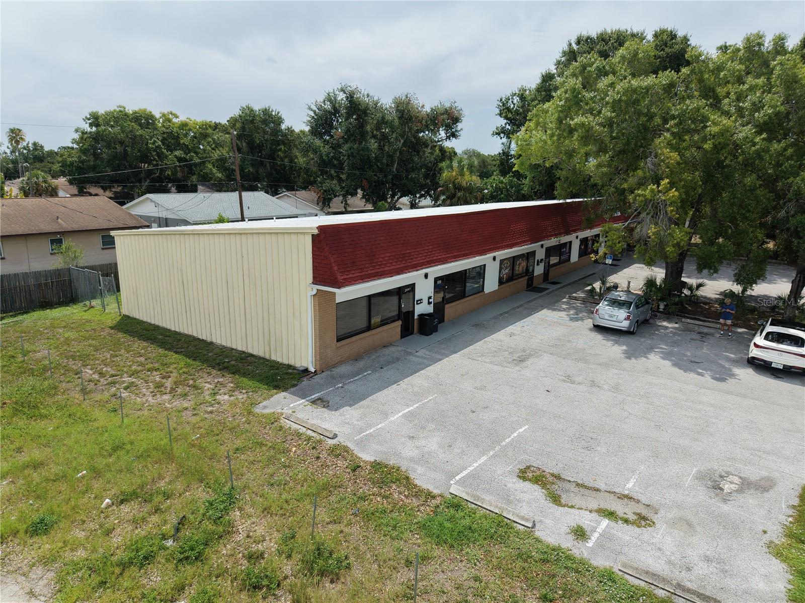 HOMELAND SUB - Commercial Lease