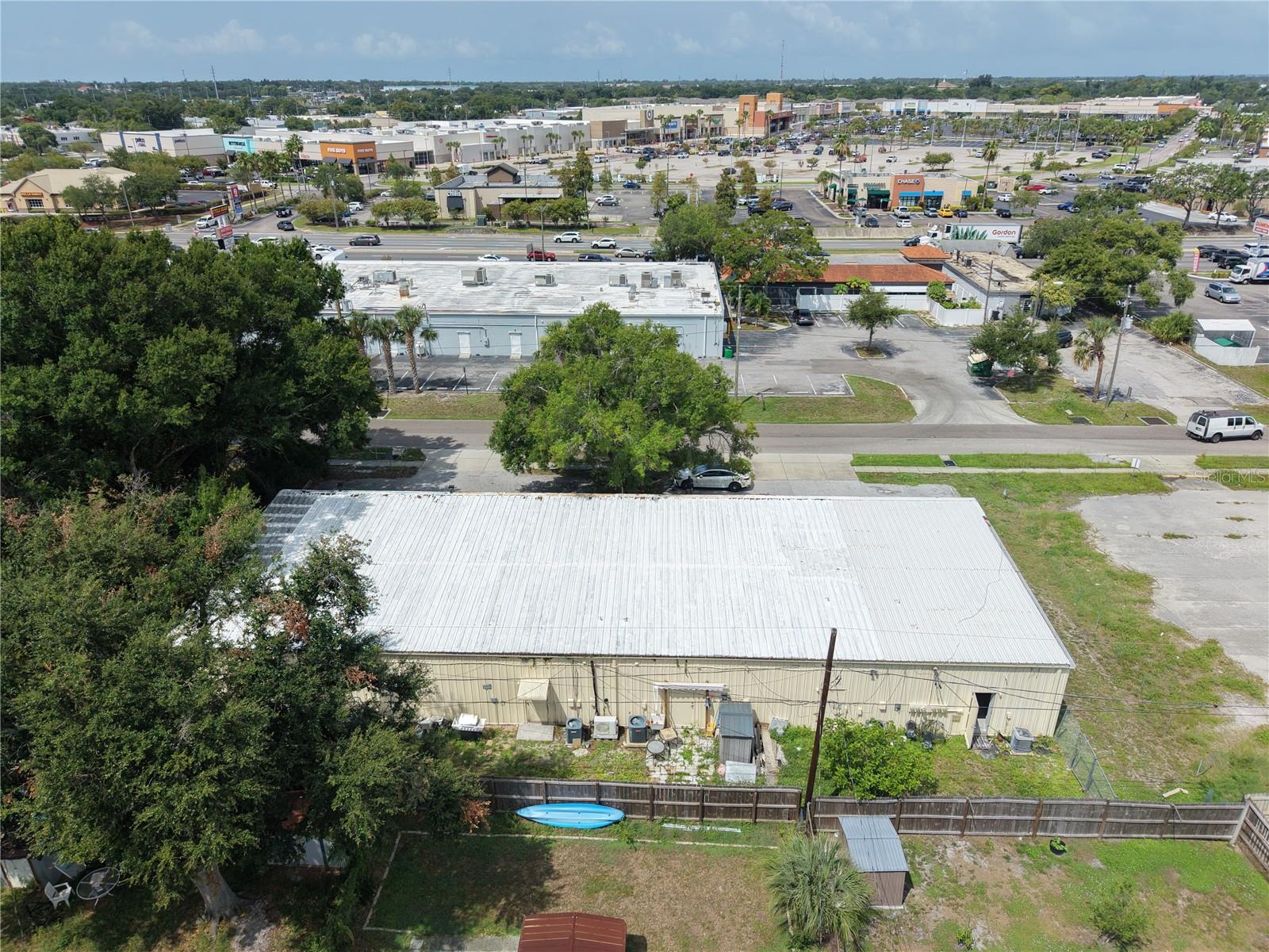 HOMELAND SUB - Commercial Lease