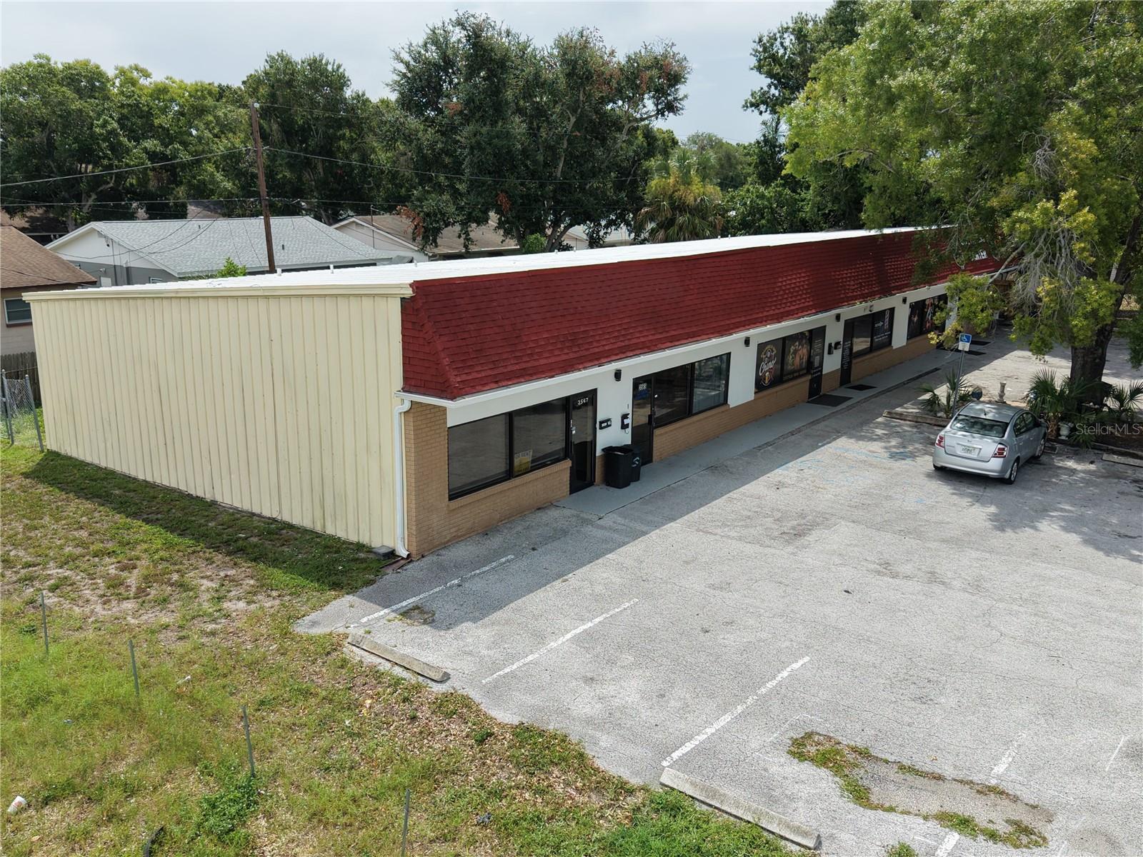 HOMELAND SUB - Commercial Lease