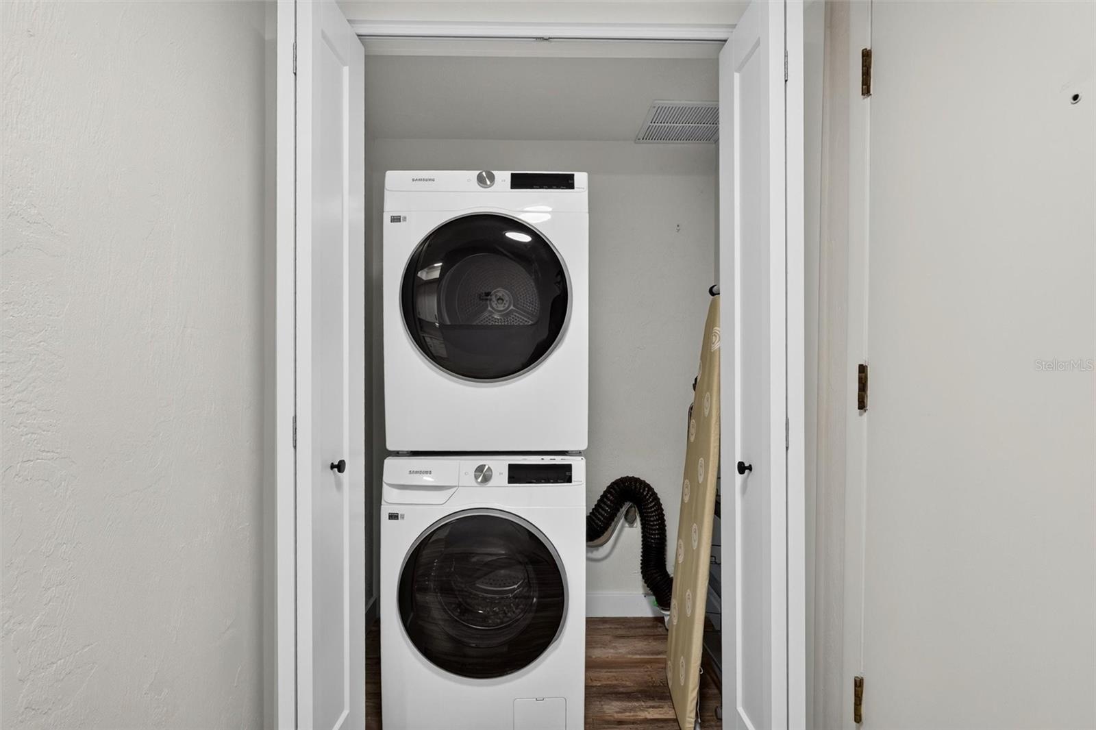 ORMONDY CONDO - Residential