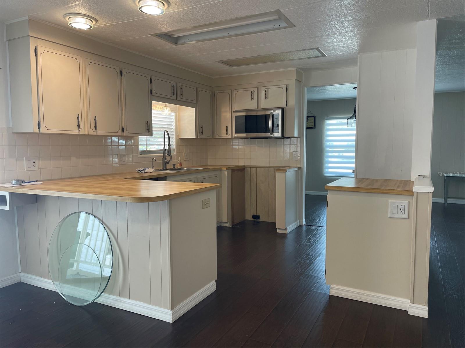CONTINENTAL COUNTRY CLUB - Residential