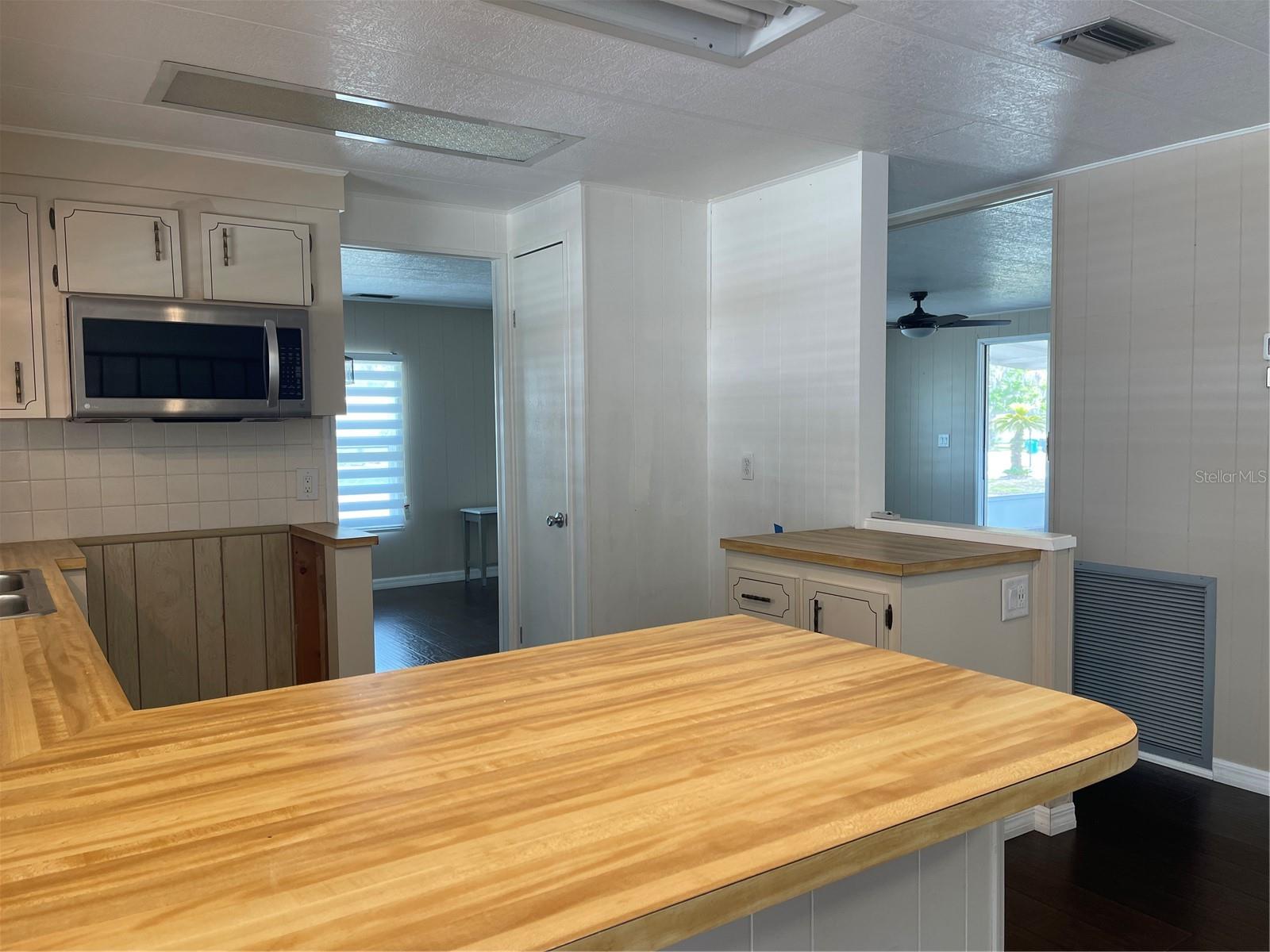 CONTINENTAL COUNTRY CLUB - Residential