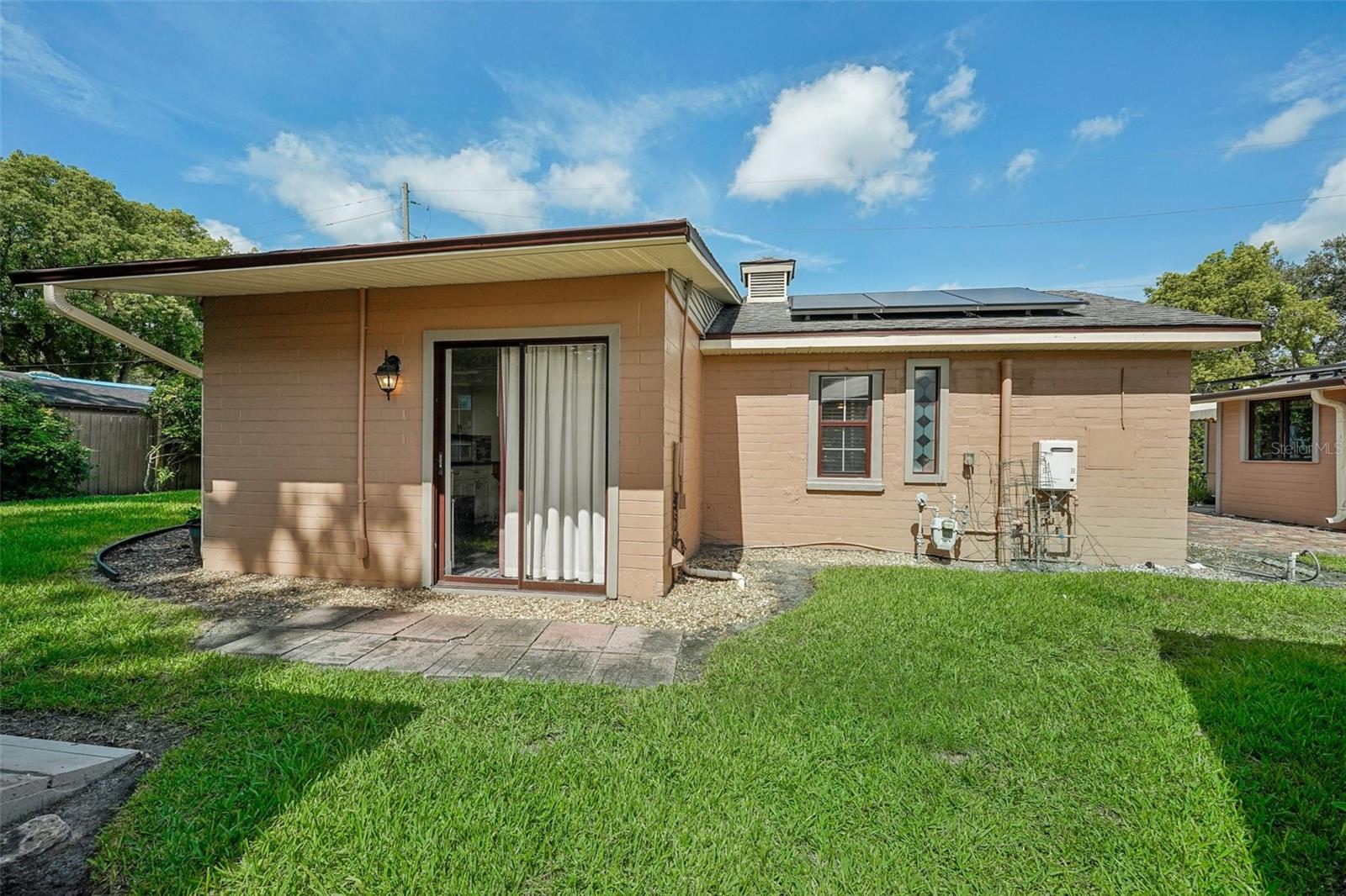 UNIVERSITY HEIGHTS - Residential Income