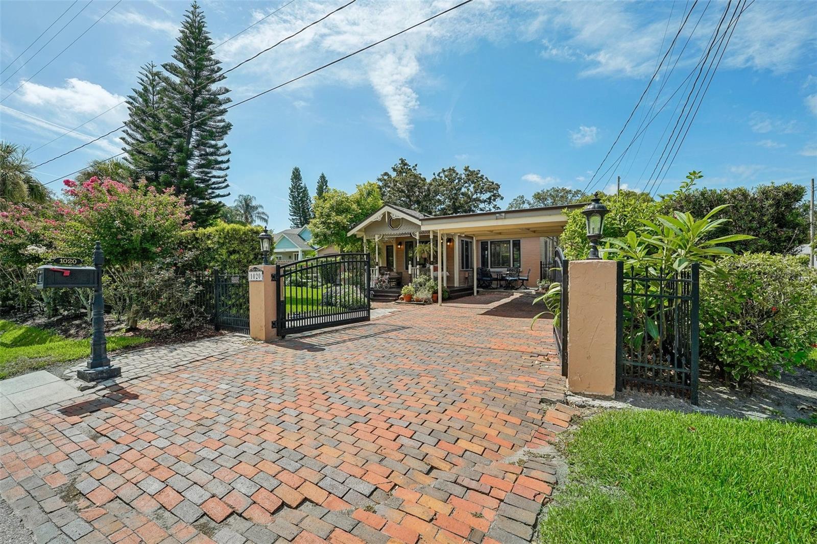 UNIVERSITY HEIGHTS - Residential Income