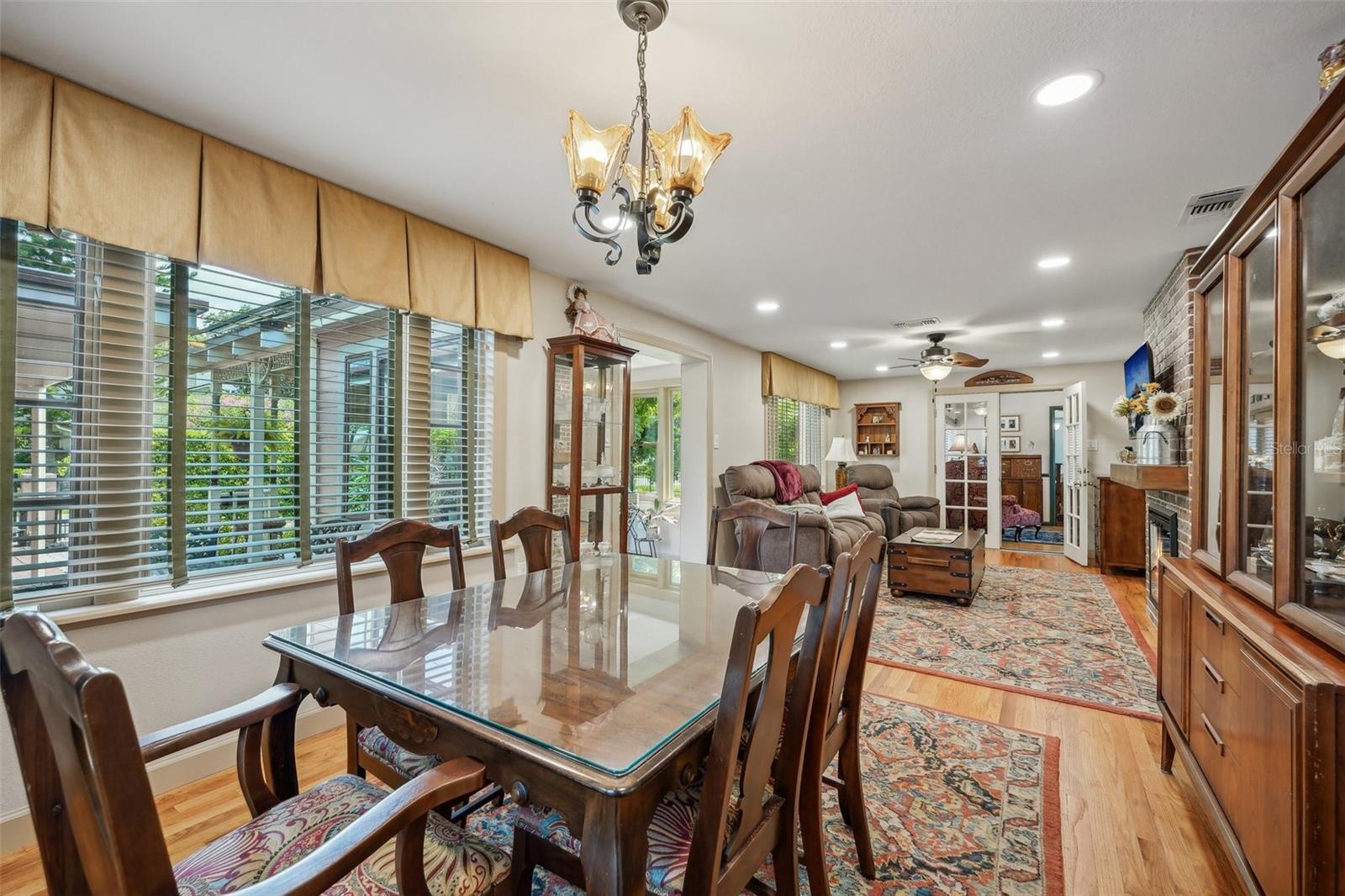 UNIVERSITY HEIGHTS - Residential Income