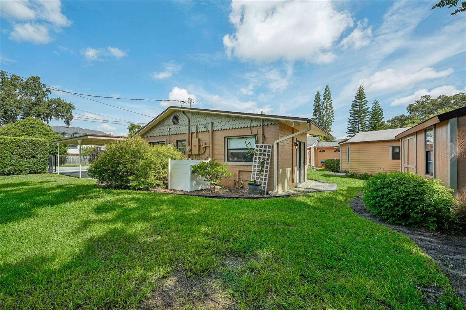 UNIVERSITY HEIGHTS - Residential Income