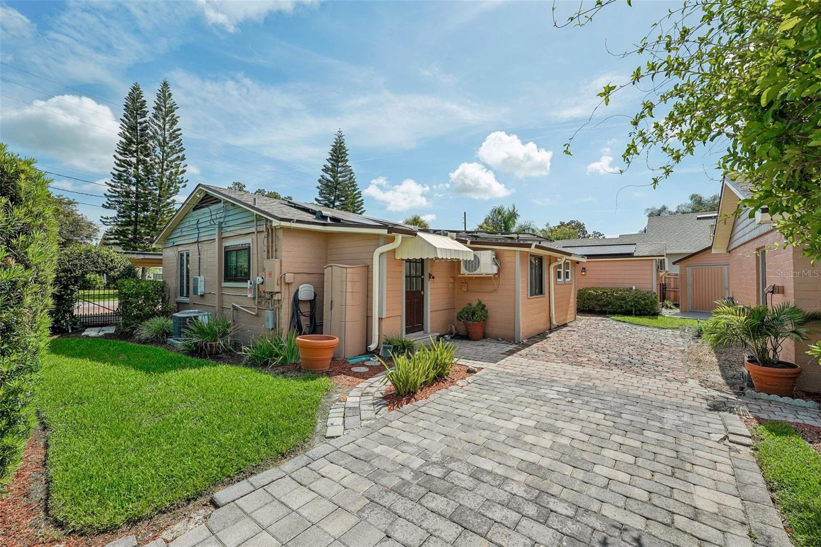 UNIVERSITY HEIGHTS - Residential Income