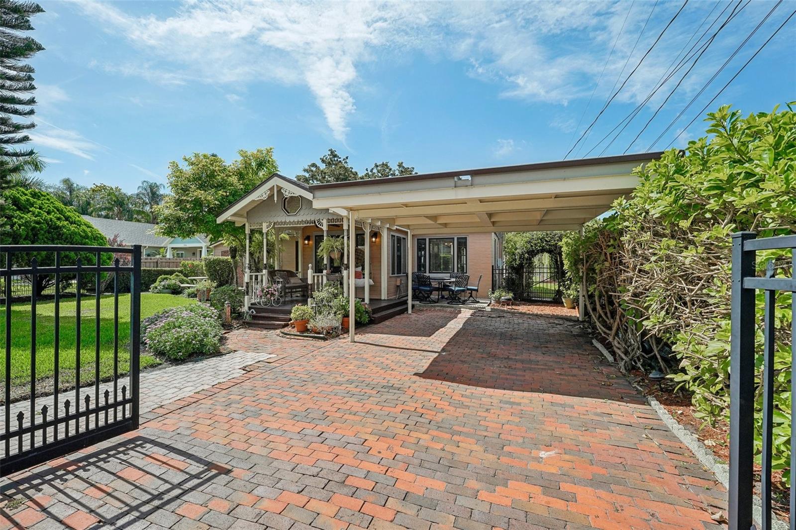 UNIVERSITY HEIGHTS - Residential Income