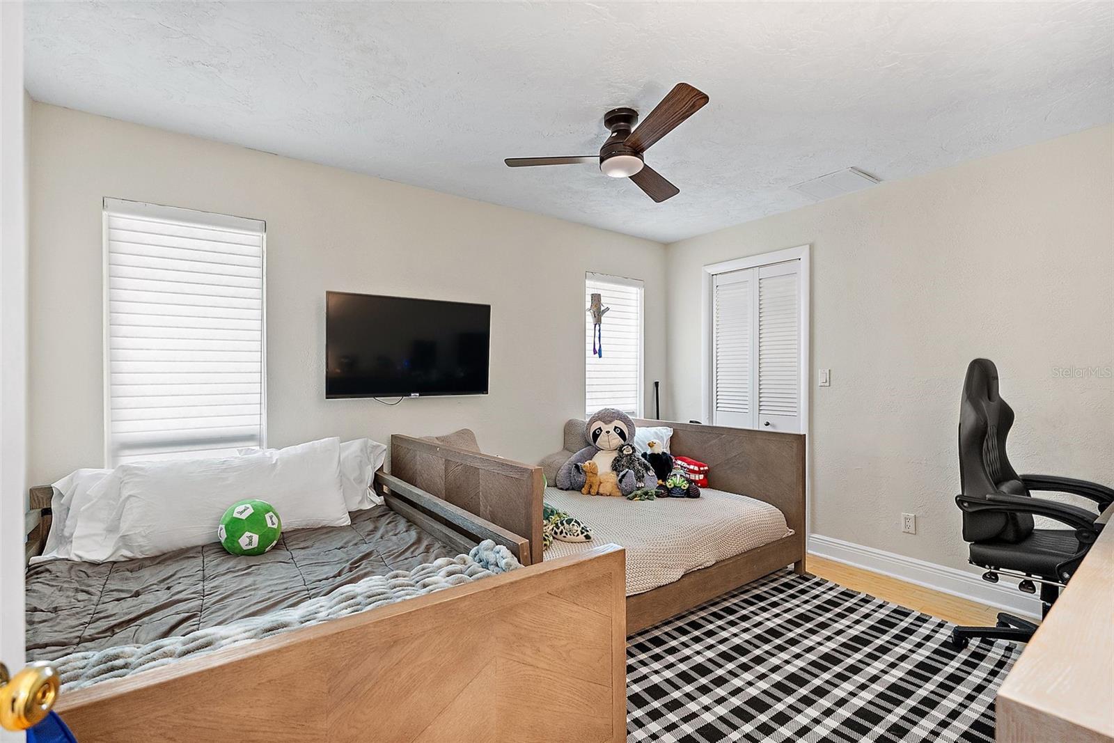 VENETIAN ISLES - Residential