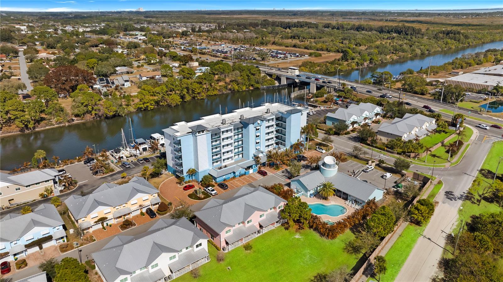 CAPE CROSSING - Residential
