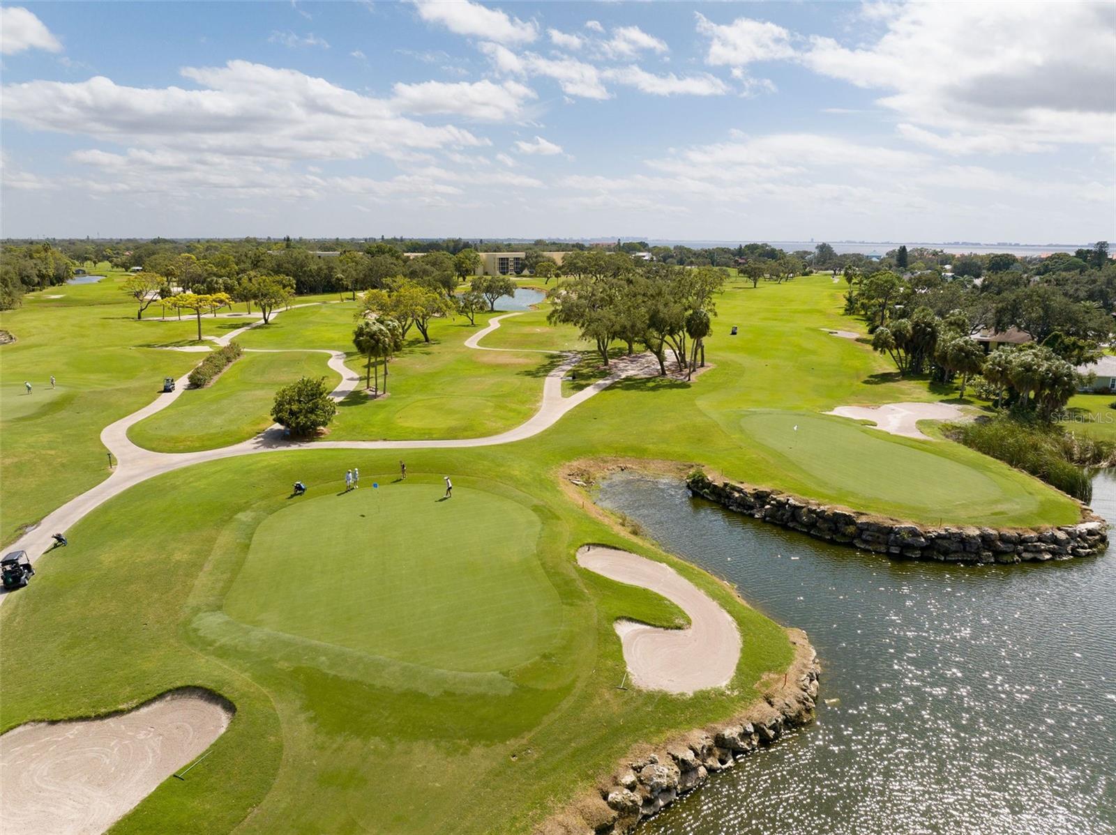 EL CONQUISTADOR VILLAGE II A - Residential