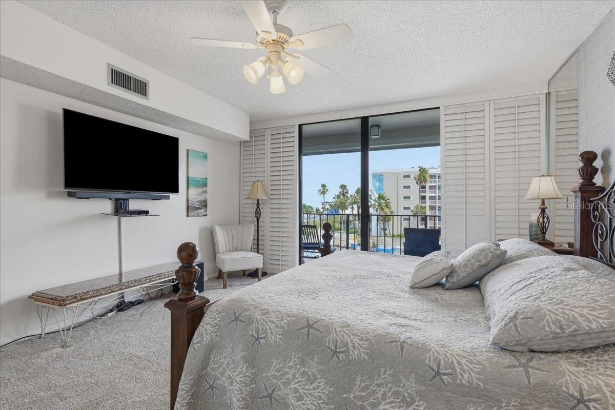 SEAMARK CONDO - Residential