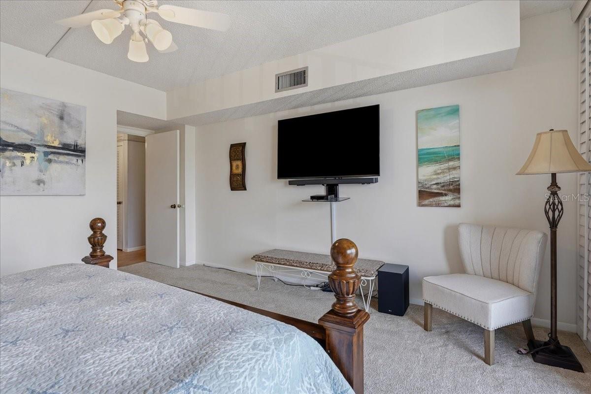 SEAMARK CONDO - Residential