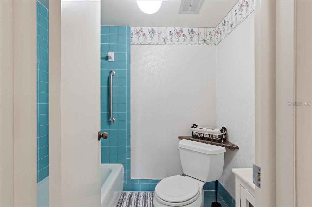SEAMARK CONDO - Residential