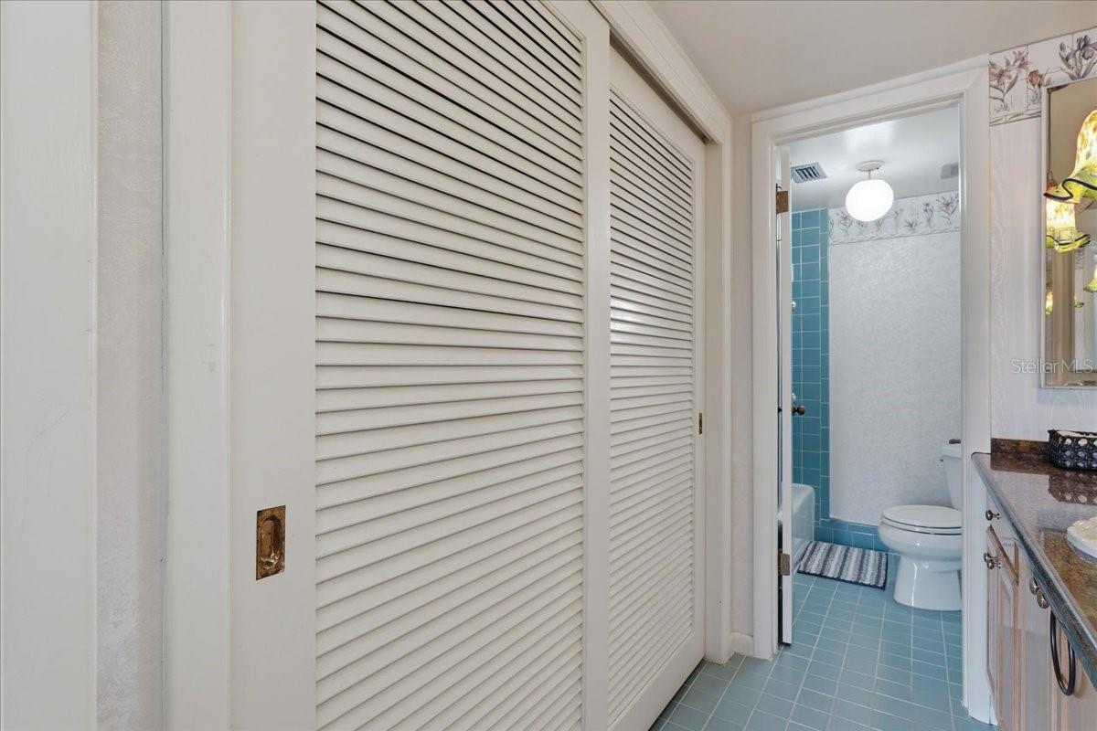 SEAMARK CONDO - Residential