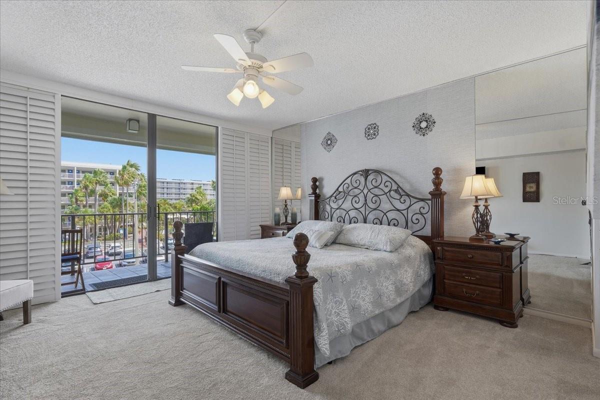 SEAMARK CONDO - Residential