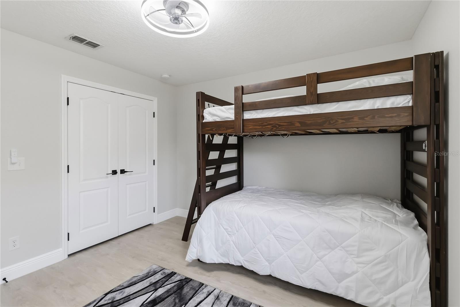 KEYSTONE POINTE PH 3 - Residential