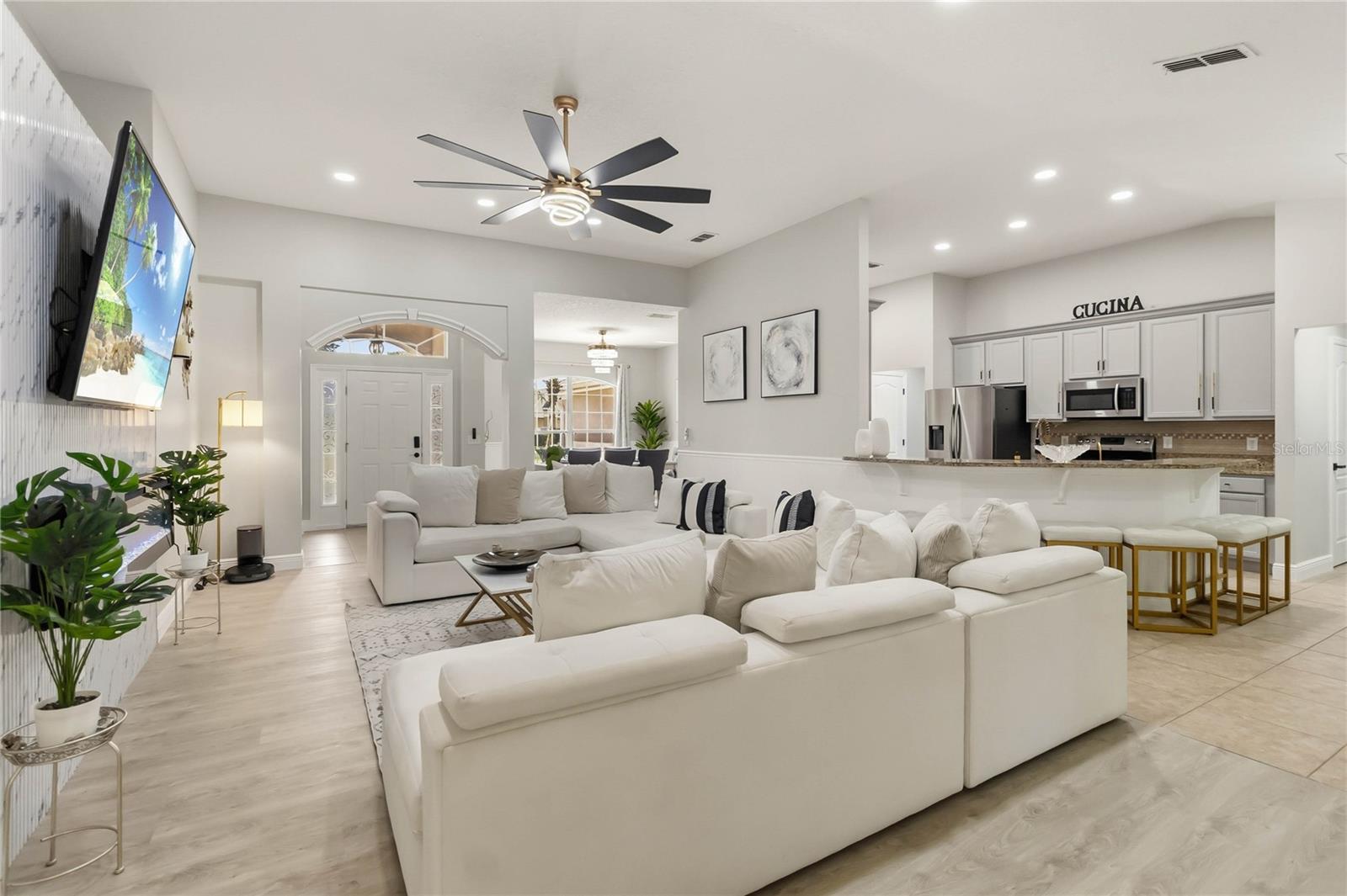 KEYSTONE POINTE PH 3 - Residential