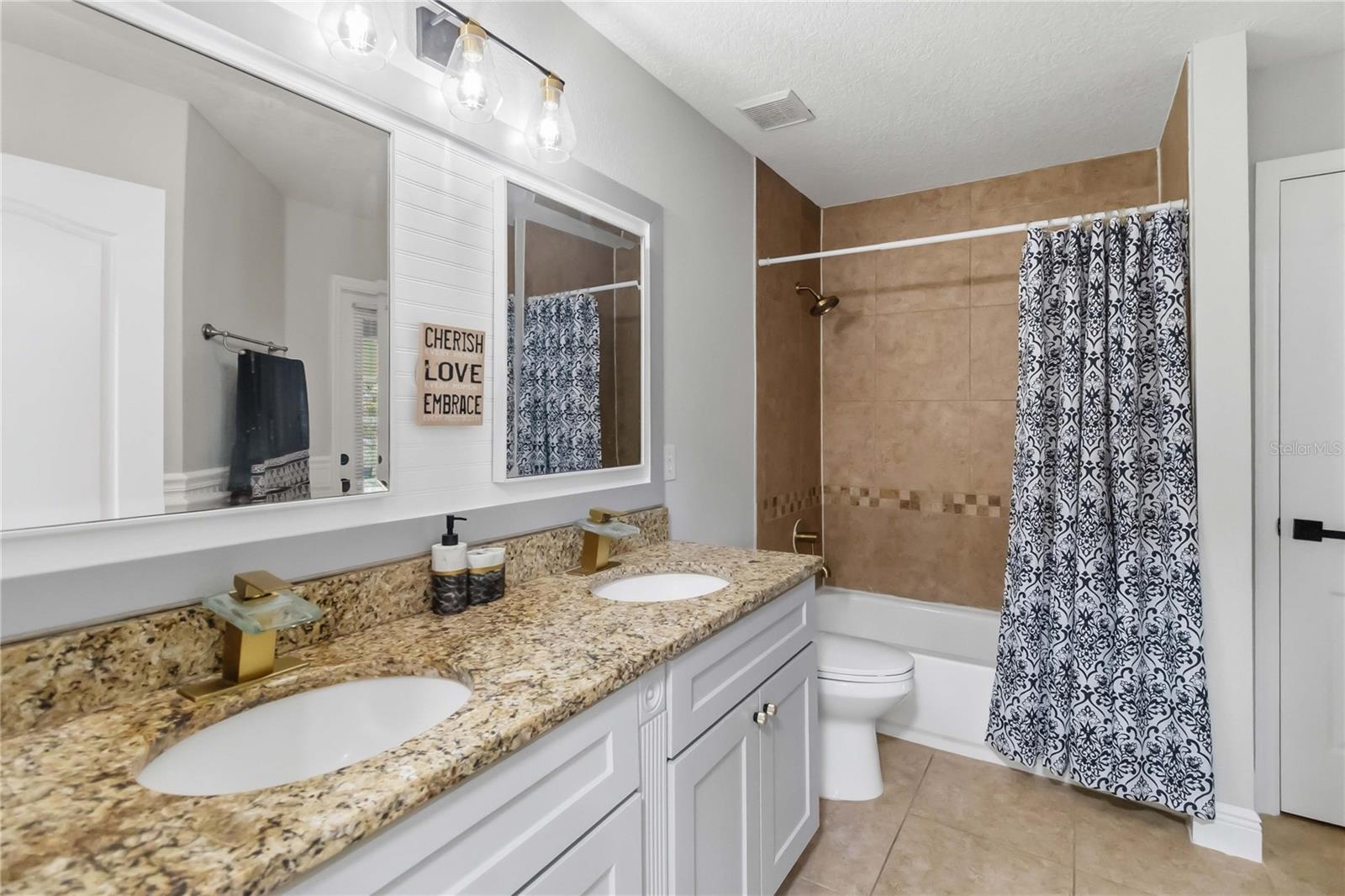 KEYSTONE POINTE PH 3 - Residential
